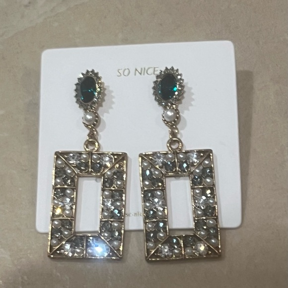 Squared Earrings - Picture 2 of 2